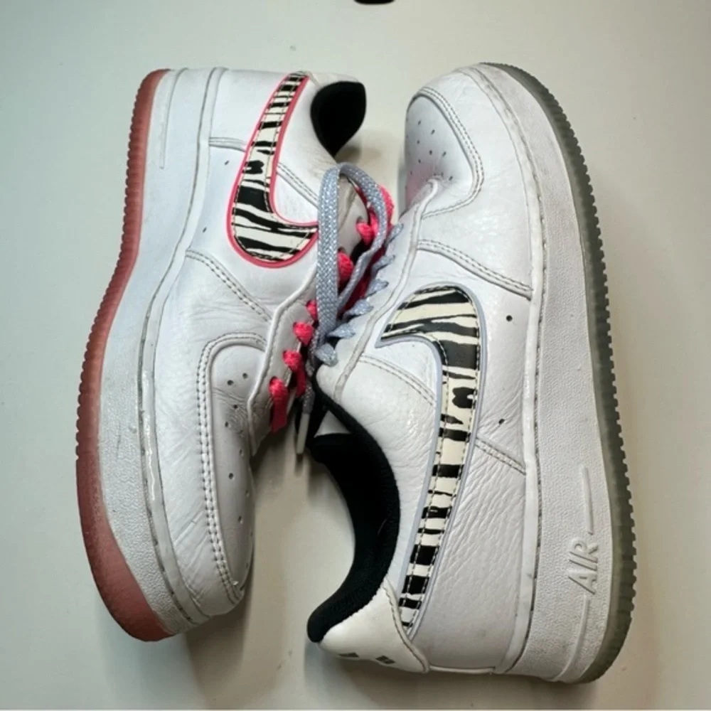 Nike Air Force 1 Low South Korea White Zebra Swoosh Pink Black‎ Women’s 7 2020
